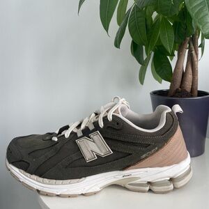 Men Size 11.5 New Balance 1906F 'Dark Moss Frappe' Shoes